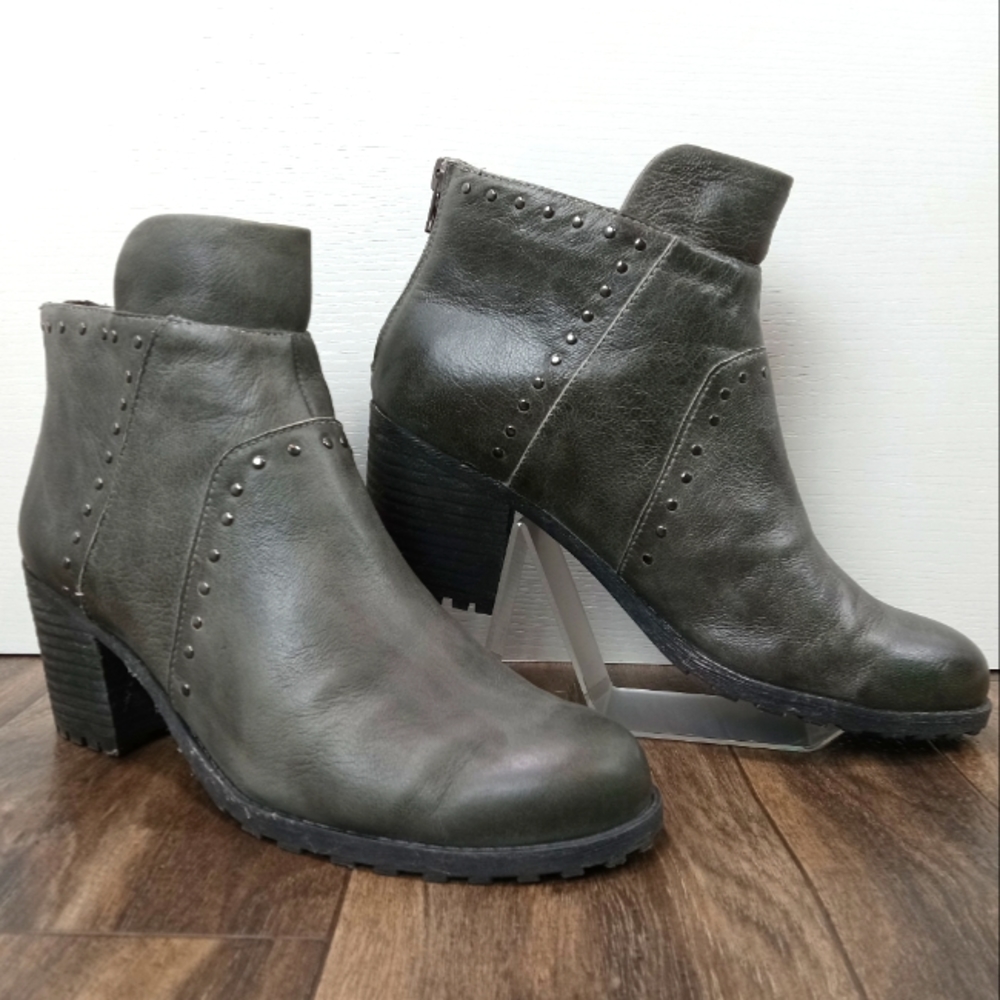 AEROSOLES Incentive Women's Gray Nubuck Studs Back Zip Block HL Heel